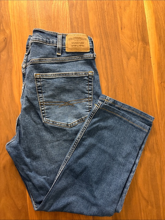 Levi's Other - Signature by Levi Strauss & Co. men's jeans 38x30 Slim. Popular and classic